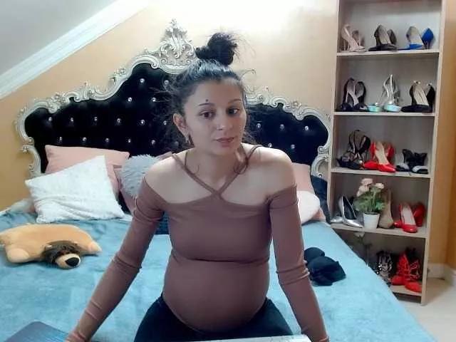 Explore our live girls sluts from our Custom and Multi clubs and checkout exclusive access to highly interactive content, such as shape, hair, titties, pussy type and many more.