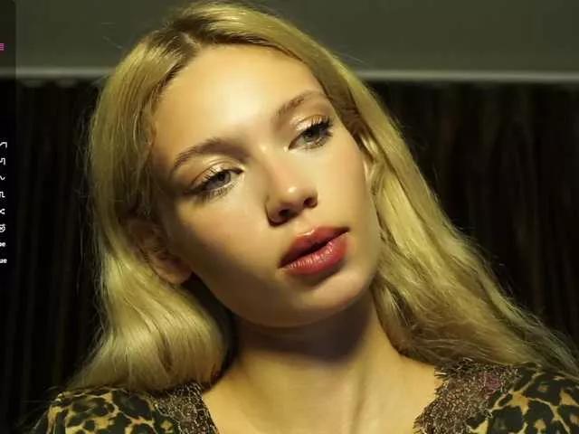 Explore our live girls sluts from our Custom and Multi clubs and checkout exclusive access to highly interactive content, such as shape, hair, titties, pussy type and many more.