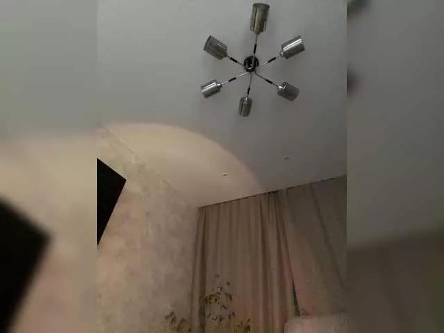 poposhaa from BongaCams