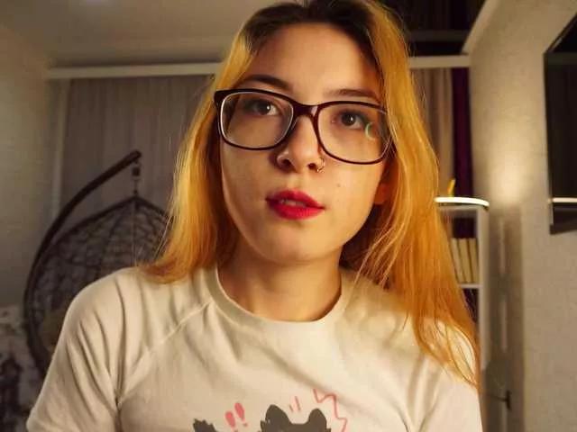 Pussy-Pikmi from BongaCams