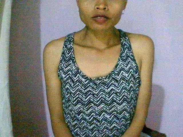 Pussy01lips from BongaCams
