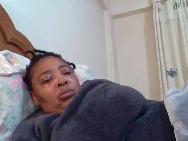 pussylips53 from BongaCams