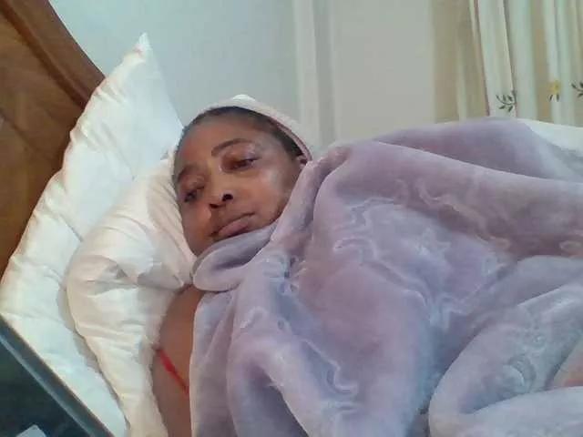 pussylips53 from BongaCams