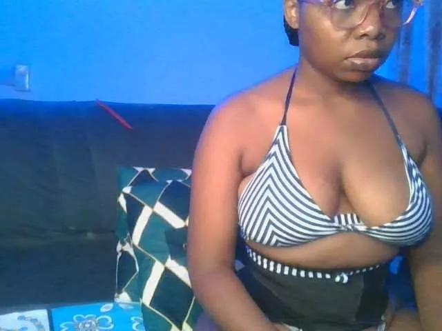 queen-joy123 from BongaCams