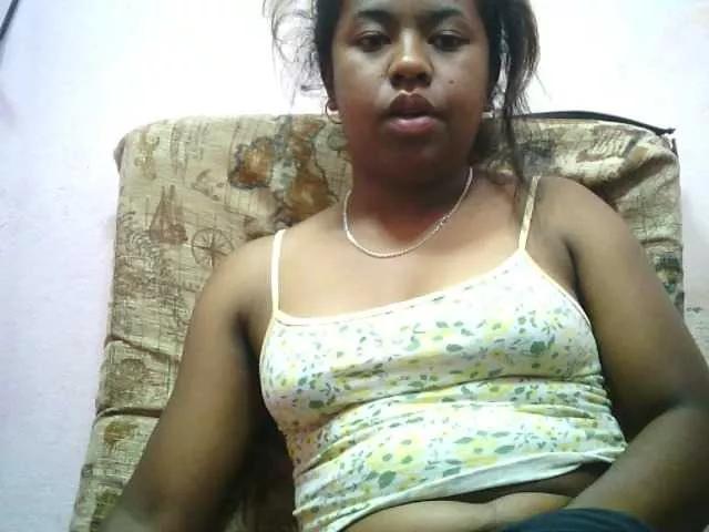 Queencamie from BongaCams