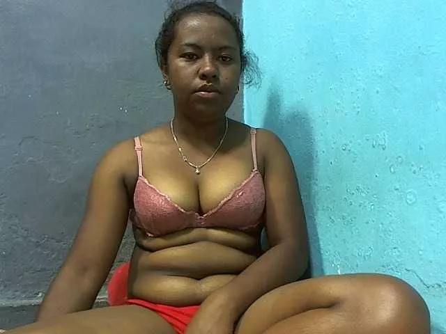Queencamie from BongaCams