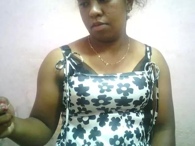 Queencamie from BongaCams
