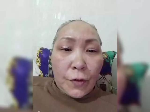 Qweentis from BongaCams