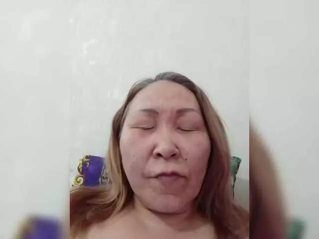 Qweentis from BongaCams