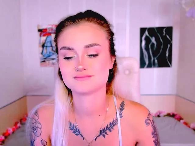 Explore our live girls sluts from our Custom and Multi clubs and checkout exclusive access to highly interactive content, such as shape, hair, titties, pussy type and many more.