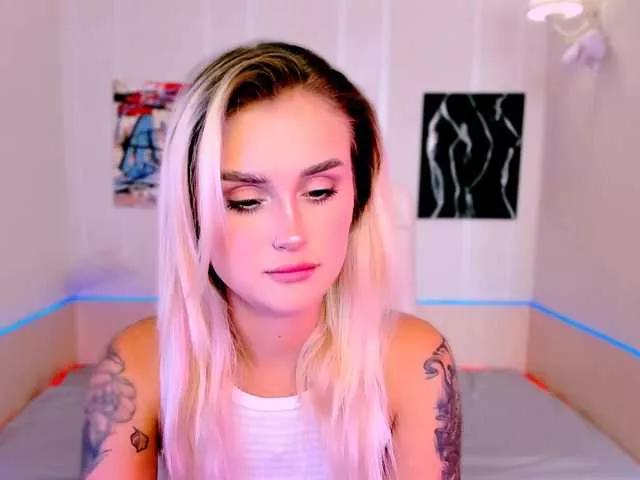 Explore our live girls sluts from our Custom and Multi clubs and checkout exclusive access to highly interactive content, such as shape, hair, titties, pussy type and many more.