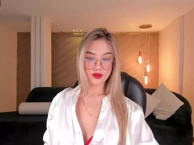 Explore our live girls sluts from our Custom and Multi clubs and checkout exclusive access to highly interactive content, such as shape, hair, titties, pussy type and many more.
