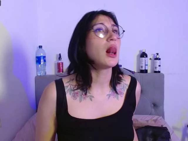 Explore our live girls sluts from our Custom and Multi clubs and checkout exclusive access to highly interactive content, such as shape, hair, titties, pussy type and many more.