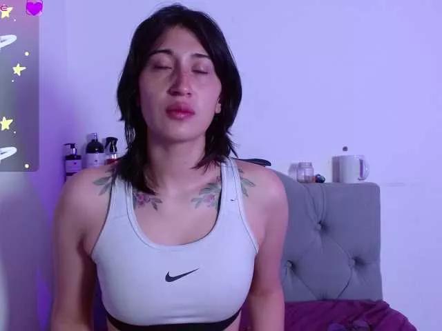 Explore our live girls sluts from our Custom and Multi clubs and checkout exclusive access to highly interactive content, such as shape, hair, titties, pussy type and many more.