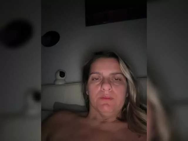 ReveMignoneX from BongaCams