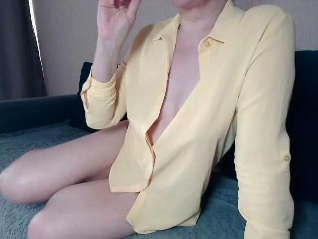 RiraRita from BongaCams