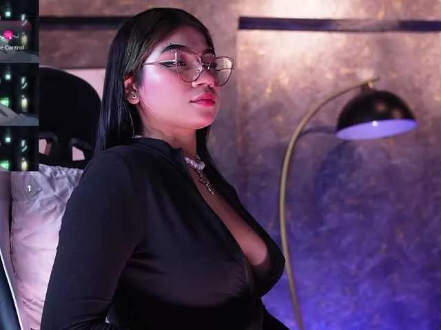 Explore our live girls sluts from our Custom and Multi clubs and checkout exclusive access to highly interactive content, such as shape, hair, titties, pussy type and many more.