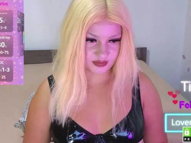 Explore our live girls sluts from our Custom and Multi clubs and checkout exclusive access to highly interactive content, such as shape, hair, titties, pussy type and many more.
