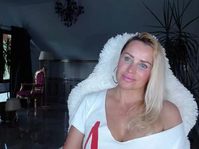 rossalinda from BongaCams