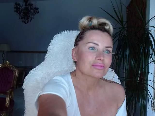 rossalinda from BongaCams