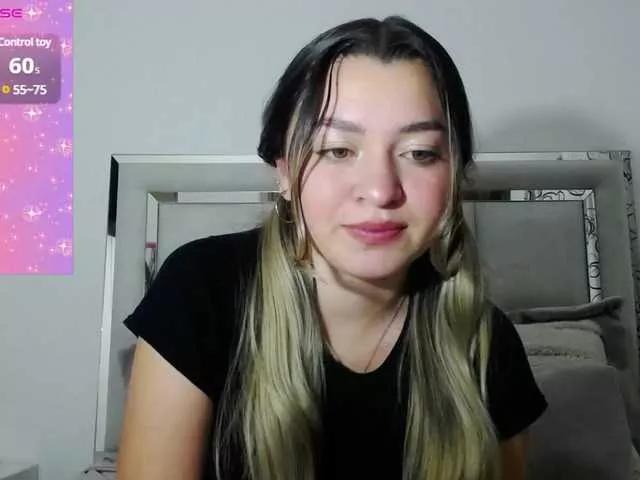 Explore our live girls sluts from our Custom and Multi clubs and checkout exclusive access to highly interactive content, such as shape, hair, titties, pussy type and many more.