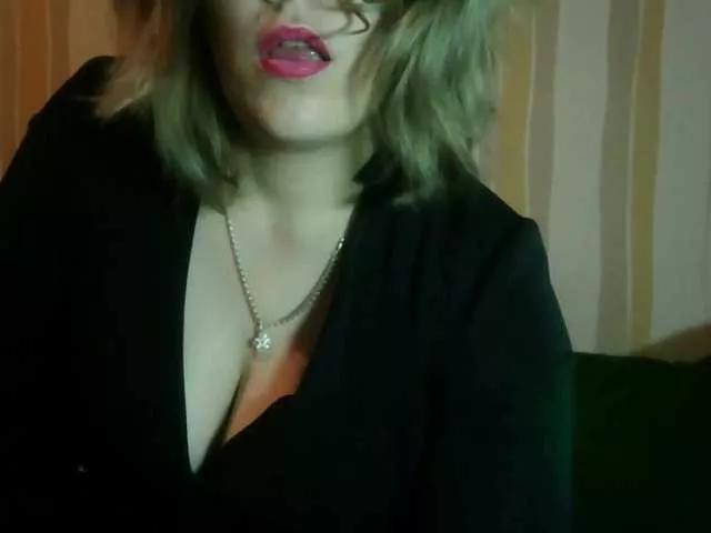 Sarah-Jane from BongaCams