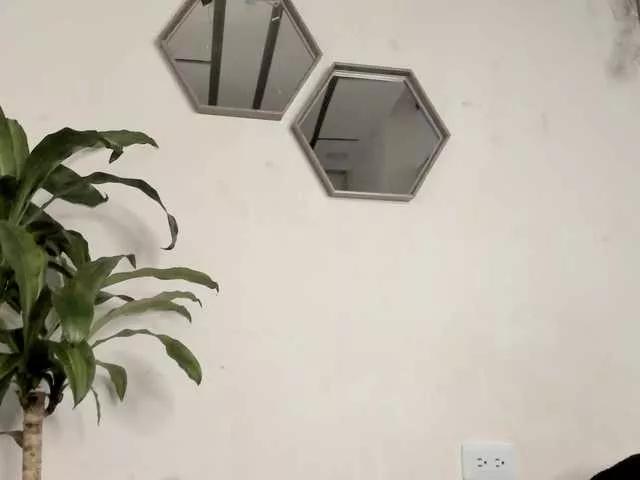 sarahcox from BongaCams