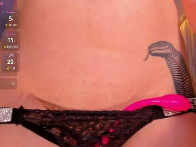 SarahRhodes from BongaCams