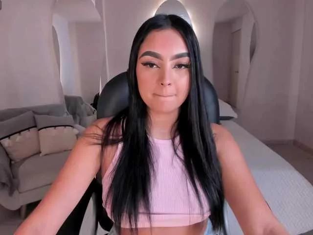 sarawinstone from BongaCams