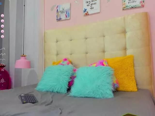 SashaLuxx from BongaCams