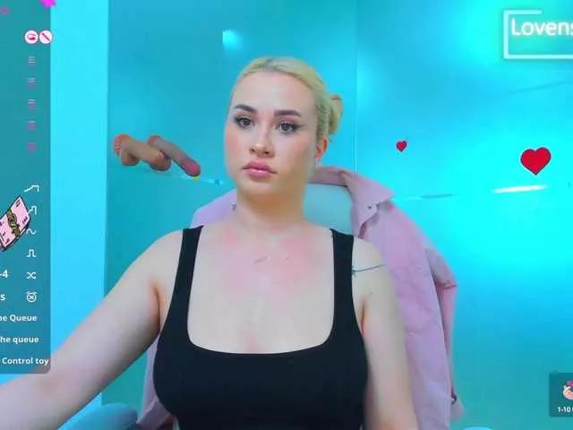 Explore our live girls sluts from our Custom and Multi clubs and checkout exclusive access to highly interactive content, such as shape, hair, titties, pussy type and many more.