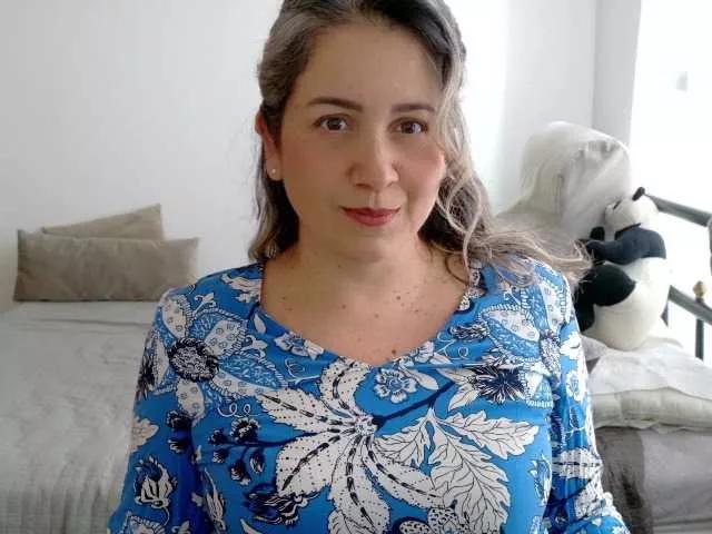 Explore our live girls sluts from our Custom and Multi clubs and checkout exclusive access to highly interactive content, such as shape, hair, titties, pussy type and many more.