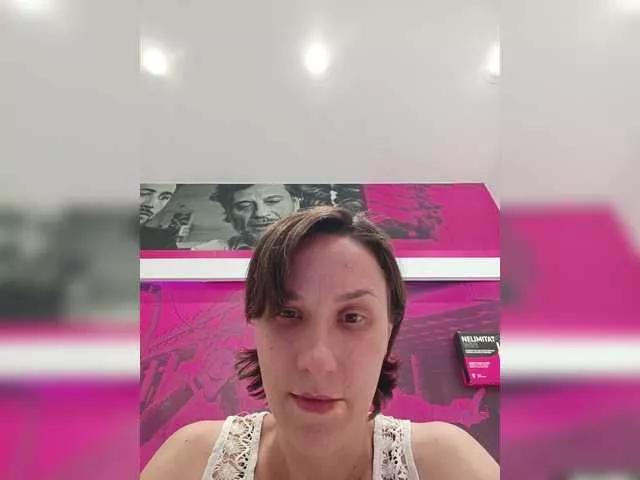 Selletys from BongaCams