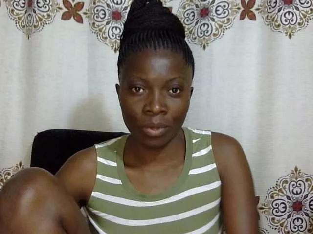 Sexxylips from BongaCams