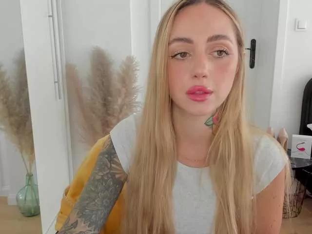 Explore our live girls sluts from our Custom and Multi clubs and checkout exclusive access to highly interactive content, such as shape, hair, titties, pussy type and many more.