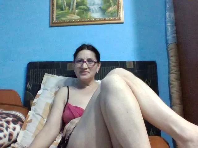 Explore our live girls sluts from our Custom and Multi clubs and checkout exclusive access to highly interactive content, such as shape, hair, titties, pussy type and many more.