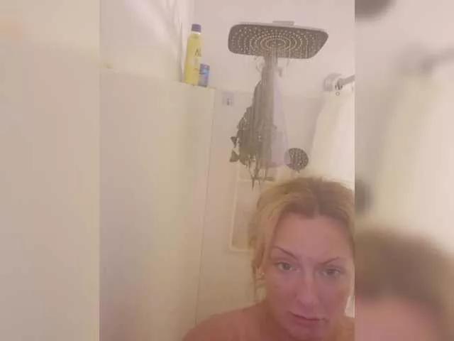 Explore our live girls sluts from our Custom and Multi clubs and checkout exclusive access to highly interactive content, such as shape, hair, titties, pussy type and many more.