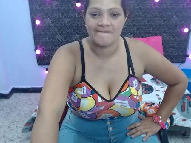 Explore our live girls sluts from our Custom and Multi clubs and checkout exclusive access to highly interactive content, such as shape, hair, titties, pussy type and many more.
