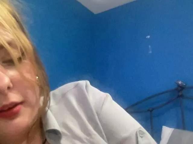 skarlett-rose from BongaCams is Freechat