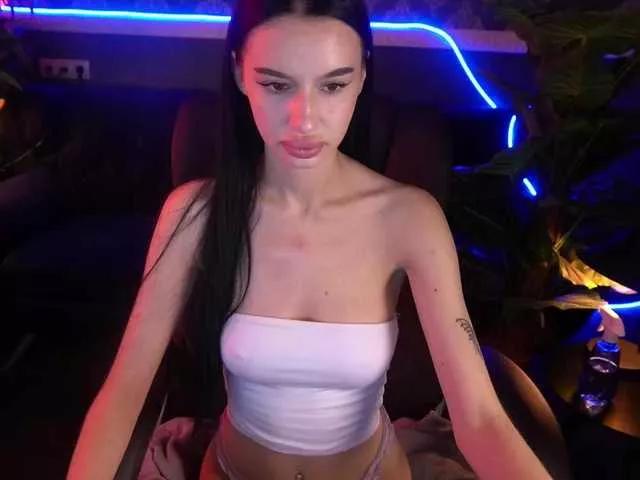 SnowWhiteee from BongaCams is Freechat