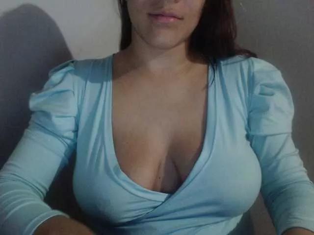 Explore our live girls sluts from our Custom and Multi clubs and checkout exclusive access to highly interactive content, such as shape, hair, titties, pussy type and many more.