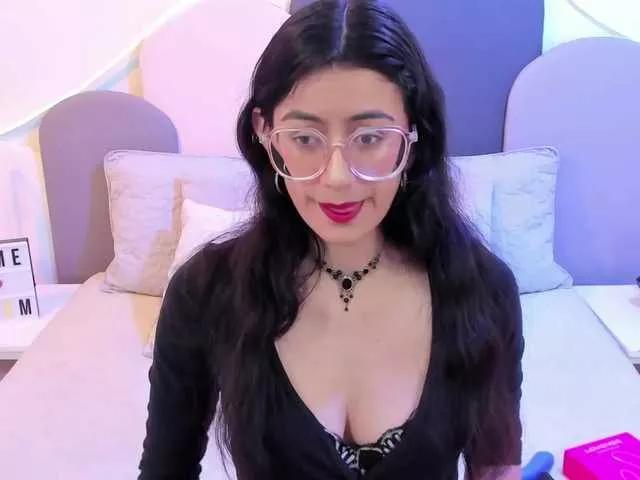 Explore our live girls sluts from our Custom and Multi clubs and checkout exclusive access to highly interactive content, such as shape, hair, titties, pussy type and many more.