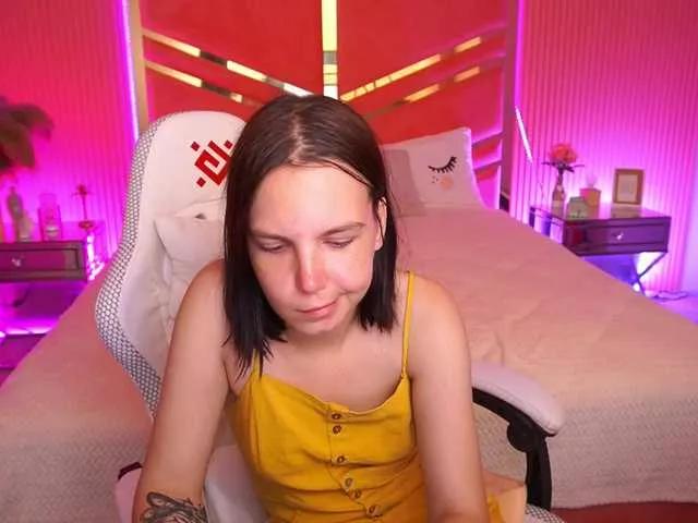 Explore our live girls sluts from our Custom and Multi clubs and checkout exclusive access to highly interactive content, such as shape, hair, titties, pussy type and many more.