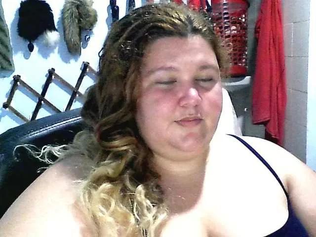 Explore our live girls sluts from our Custom and Multi clubs and checkout exclusive access to highly interactive content, such as shape, hair, titties, pussy type and many more.