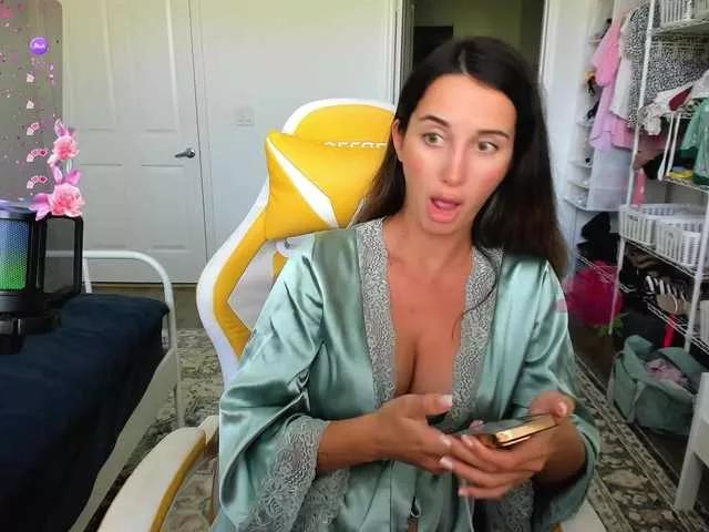 Explore our live girls sluts from our Custom and Multi clubs and checkout exclusive access to highly interactive content, such as shape, hair, titties, pussy type and many more.