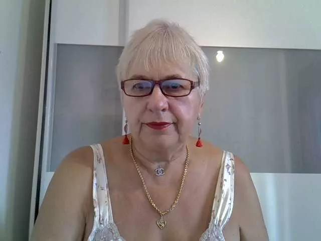 SweetCherry00 from BongaCams