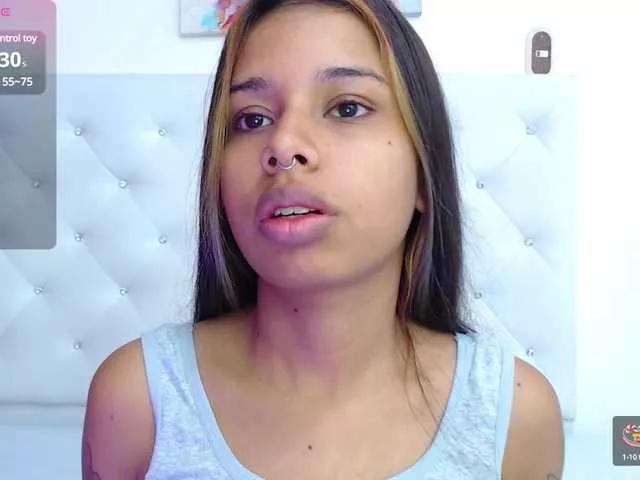 Explore our live girls sluts from our Custom and Multi clubs and checkout exclusive access to highly interactive content, such as shape, hair, titties, pussy type and many more.