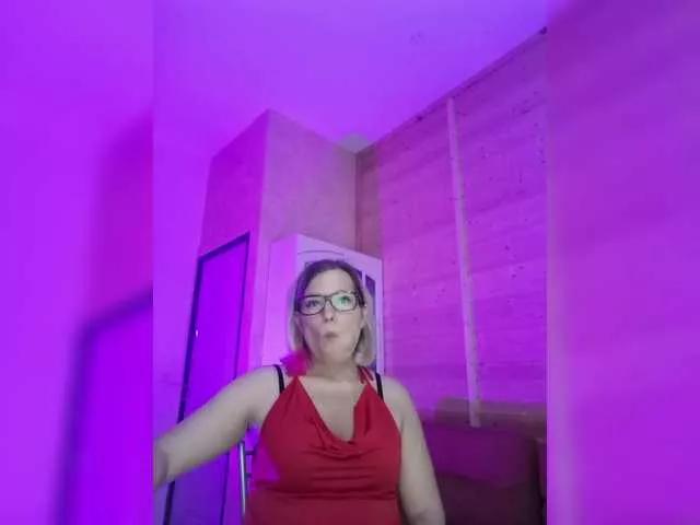 Explore our live girls sluts from our Custom and Multi clubs and checkout exclusive access to highly interactive content, such as shape, hair, titties, pussy type and many more.