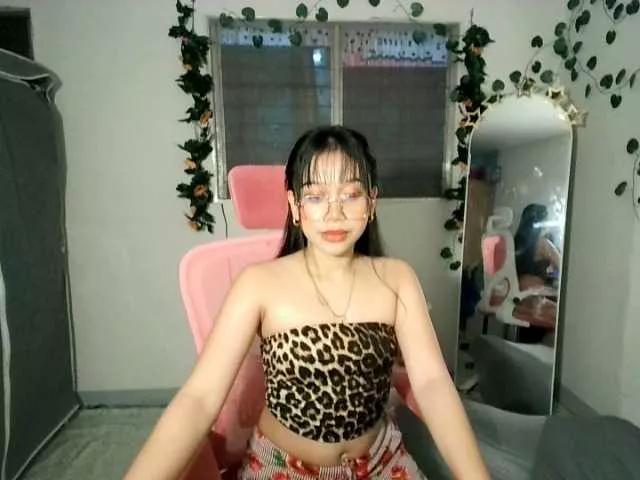 sweetgirl-sarrah from BongaCams is Freechat