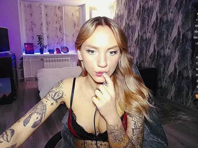 Explore our live girls sluts from our Custom and Multi clubs and checkout exclusive access to highly interactive content, such as shape, hair, titties, pussy type and many more.